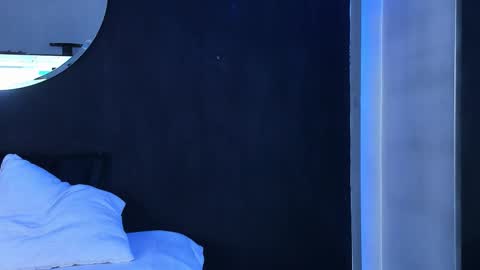 Snapshot of noah25_ chatting on November 19, 3:28 am Noah online show from November 19, 3:28 am