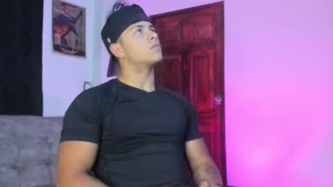 noah_223 online show from April 23, 6:03 am