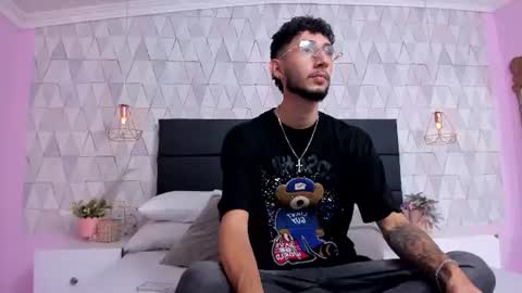 Snapshot of noah_ashford chatting on August 1, 8:41 pm Noah online show from August 1, 8:41 pm