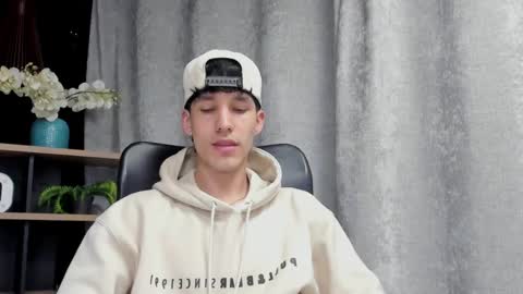 Noah Brigth online show from February 21, 12:16 am