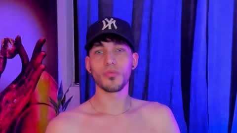 Noah Brigth online show from November 20, 1:17 am