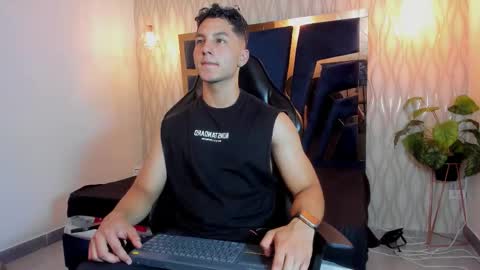 Noah online show from March 28, 5:34 pm