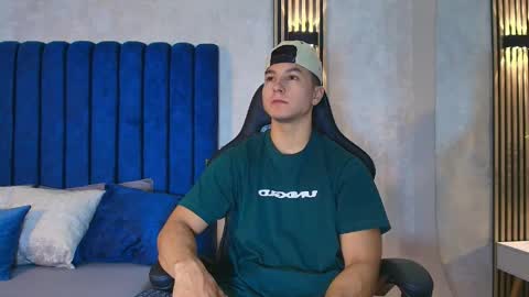Snapshot of noah_clarkk chatting on June 5, 5:40 pm Noah online show from June 5, 5:40 pm