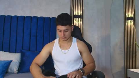 Snapshot of noah_clarkk chatting on June 9, 5:35 pm Noah online show from June 9, 5:35 pm