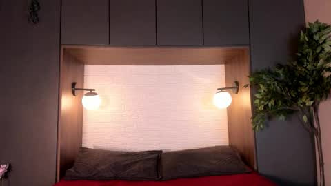 noah_dupont_ online show from December 15, 11:47 am