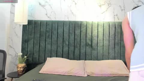 noah_dupont_ online show from February 7, 11:36 am