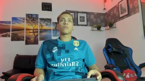 noah_flynn1 online show from March 25, 10:54 am