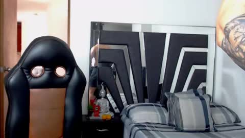 Noah Harris01 online show from December 1, 5:02 pm