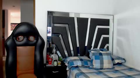 Noah Harris01 online show from February 27, 12:16 pm