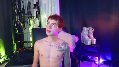 Snapshot of noah_lambert chatting on February 3, 2:32 am Noah online show from February 3, 2:32 am