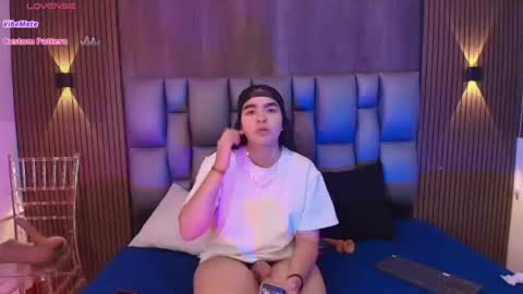 Noah   online show from June 14, 3:03 pm