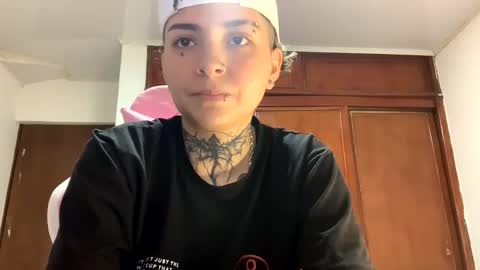 noah hehim    online show from January 22, 1:10 am