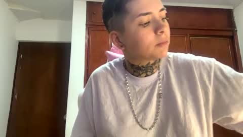 noah hehim    online show from January 24, 11:34 pm