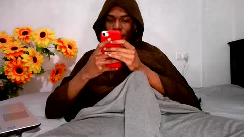 Noah Millers online show from October 31, 11:55 am