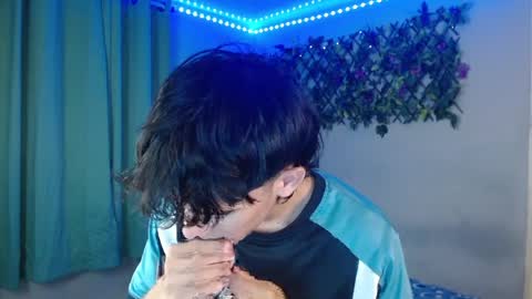 Snapshot of noah_millerx_ chatting on April 11, 5:01 am noah online show from April 11, 5:01 am