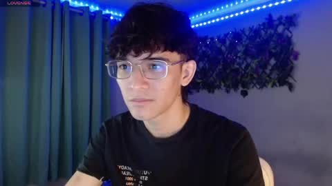 Snapshot of noah_millerx_ chatting on April 18, 4:16 am noah online show from April 18, 4:16 am
