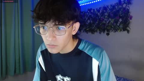 Snapshot of noah_millerx_ chatting on April 19, 4:56 am noah online show from April 19, 4:56 am