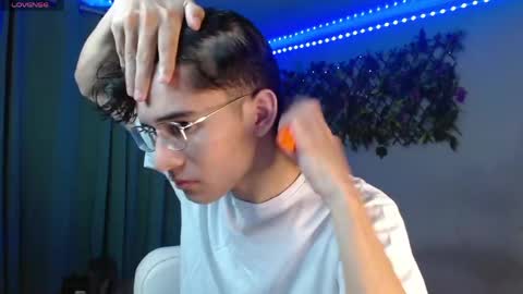 Snapshot of noah_millerx_ chatting on April 19, 10:56 pm noah online show from April 19, 10:56 pm