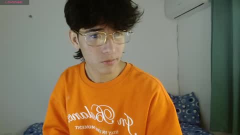 Snapshot of noah_millerx_ chatting on May 3, 3:56 am noah online show from May 3, 3:56 am