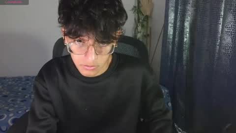 Snapshot of noah_millerx_ chatting on May 21, 4:41 am noah online show from May 21, 4:41 am