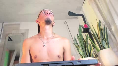 Noah Noir online show from April 21, 1:42 am