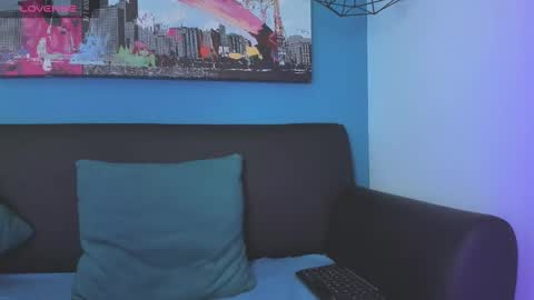    online show from December 14, 12:44 pm