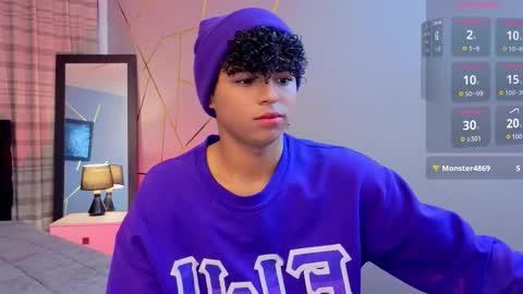 noah_smith04 online show from October 29, 12:51 pm