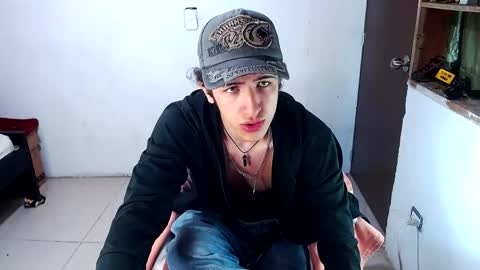 Snapshot of noah_sokolov_ chatting on May 13, 8:49 pm Kervs online show from May 13, 8:49 pm
