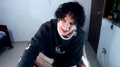 Snapshot of noah_sokolov_ chatting on May 20, 8:48 pm Kervs online show from May 20, 8:48 pm