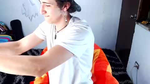 Snapshot of noah_sokolov_ chatting on June 3, 11:43 pm Kervs online show from June 3, 11:43 pm