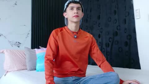 noah tyler  online show from March 21, 6:44 pm