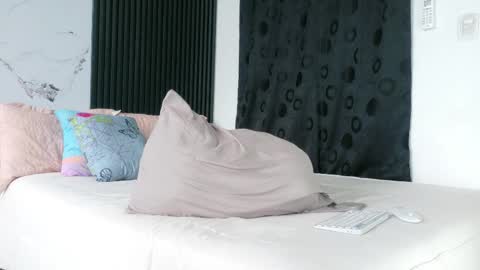 noah tyler  online show from March 27, 6:51 pm