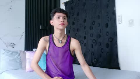 noah tyler  online show from April 21, 6:55 pm