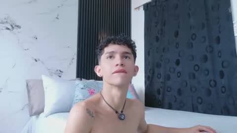 Snapshot of noah_tyler_ chatting on May 7, 6:46 pm noah tyler online show from May 7, 6:46 pm