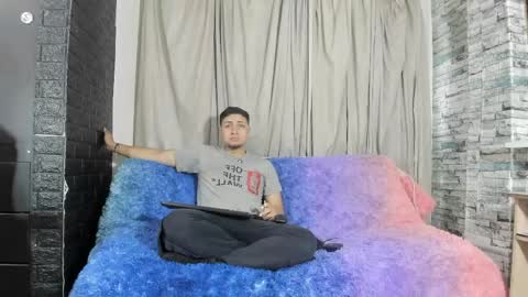 Noahandbunny online show from April 28, 11:48 am