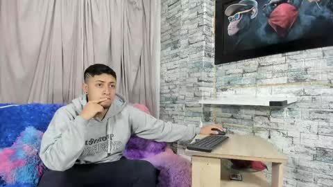 Noahandbunny online show from May 9, 11:15 am