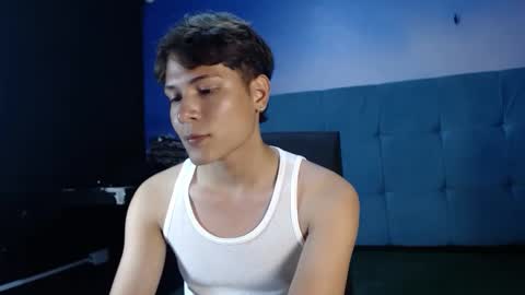 noahbakerr online show from October 21, 7:58 pm