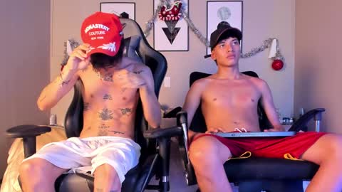 noahdaviss online show from December 3, 10:51 pm