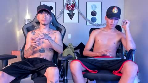 noahdaviss online show from December 7, 11:34 pm