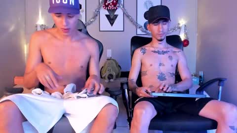 noahdaviss online show from December 9, 12:12 am