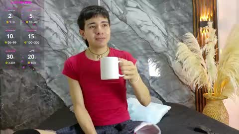 Snapshot of noahwalker__ chatting on June 22, 11:07 am online show from June 22, 11:07 am