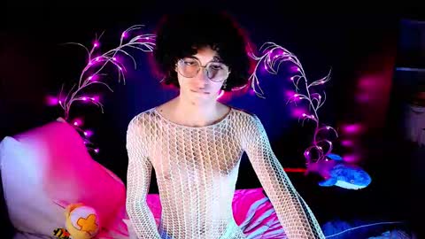 Snapshot of noahxtar chatting on October 8, 8:45 am Noah Xtar online show from October 8, 8:45 am