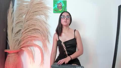 Noami Rose  online show from February 11, 11:43 pm