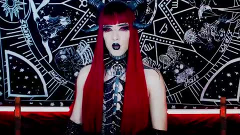 caroline online show from December 28, 6:39 am