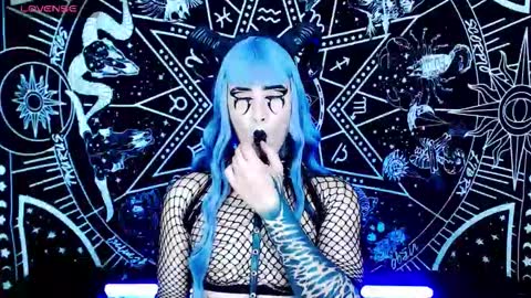 caroline online show from October 9, 1:03 am