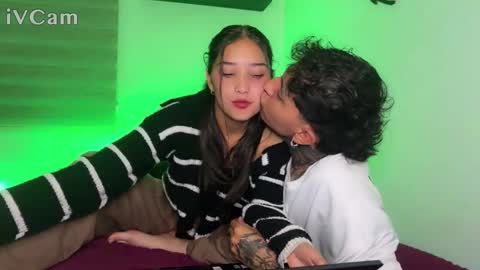 Snapshot of nocturnallovers_ss chatting on December 2, 4:51 am Jean Y Isa online show from December 2, 4:51 am