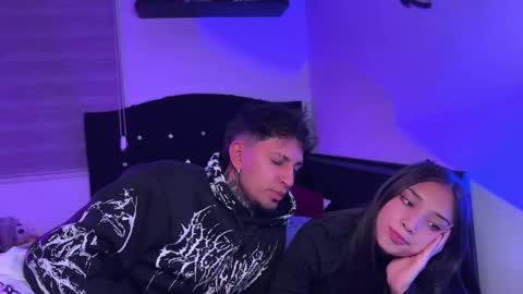 Jean Y Isa online show from February 4, 3:45 am