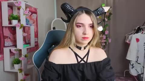 Snapshot of nocturnehuntress chatting on May 24, 7:24 am Alice online show from May 24, 7:24 am