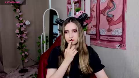 Snapshot of nocturnehuntress chatting on June 27, 7:35 am Alice online show from June 27, 7:35 am