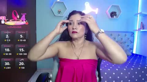 Snapshot of noelia_milfs chatting on October 27, 1:53 am noelia_milfs online show from October 27, 1:53 am